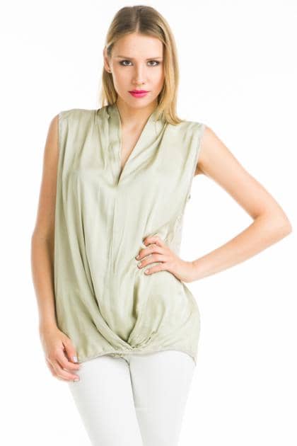 Knitted, dyed cold. Made in Italy.